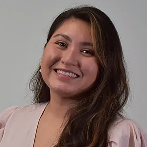 Laura headshot