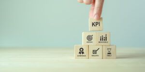effective and smart key performance indicators (KPIs) to measure and evaluate progress