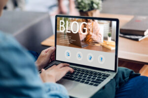 a business woman creating a blog with the help of a content marketing team
